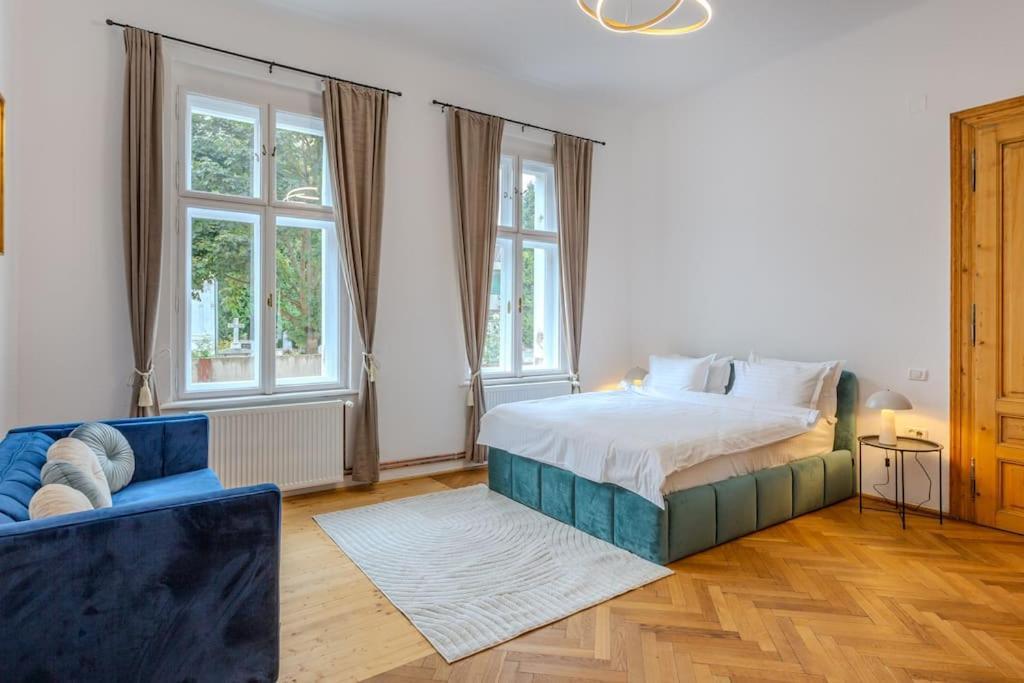 Appartement Gb4 By Rentable à Braşov Extérieur photo